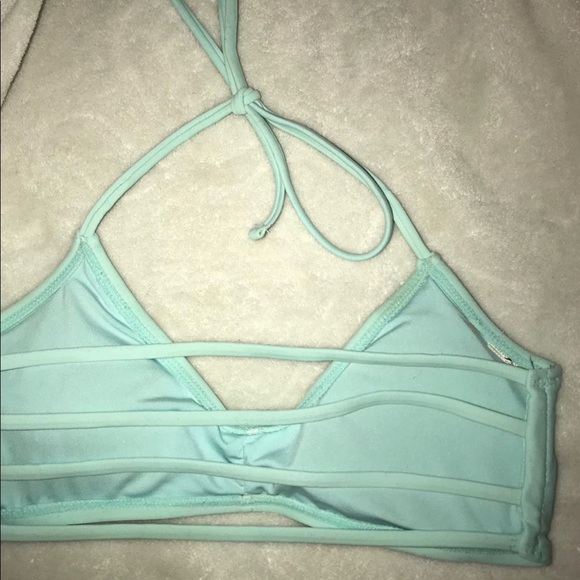 Bikini - Picture 2 of 2